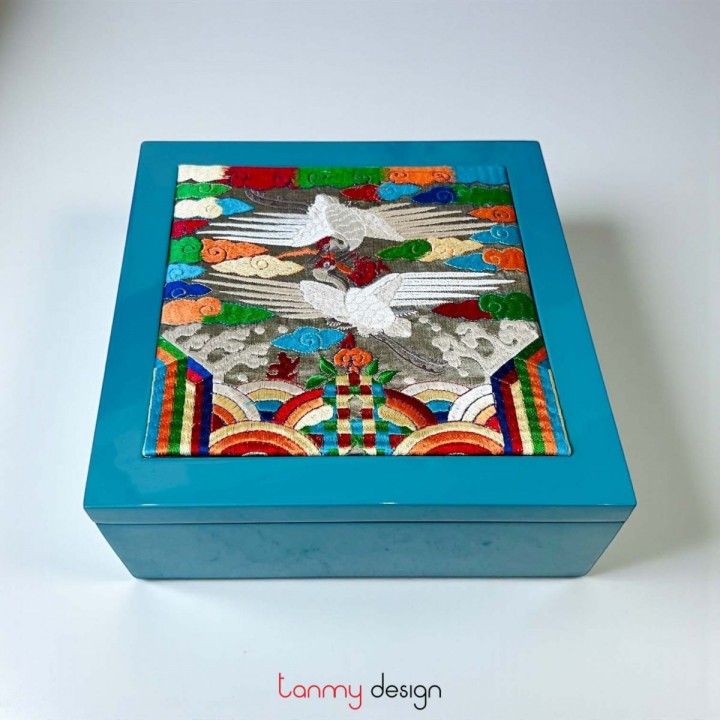 Square lacquer box with phoenix embroidery cap 25cm ( different designs )